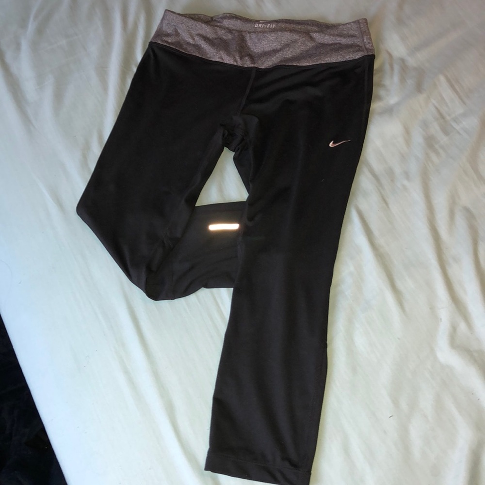 3/4 length Nike running pants